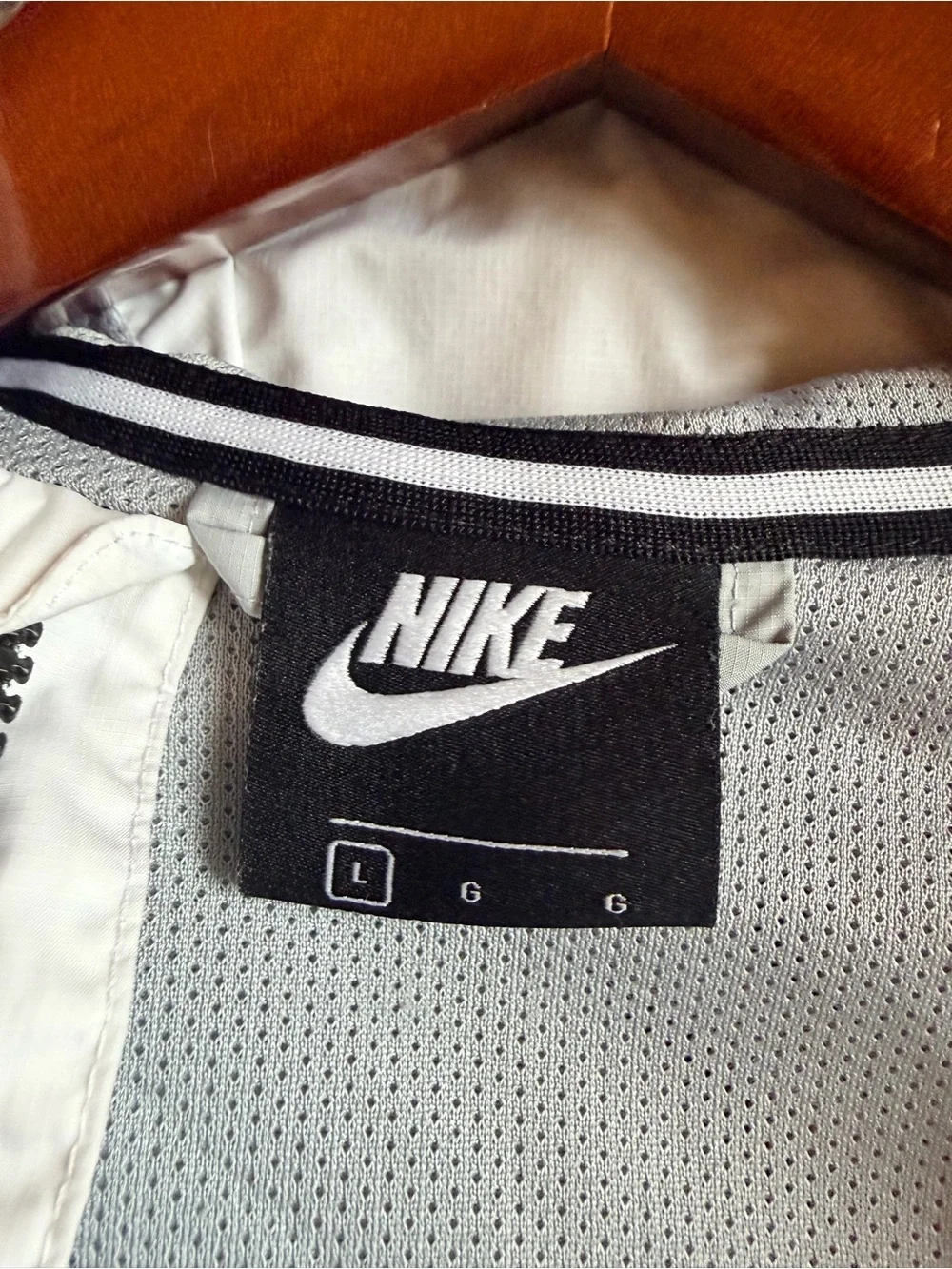 Nike Hooded Windbreaker Jacket in Black and Light Gray
